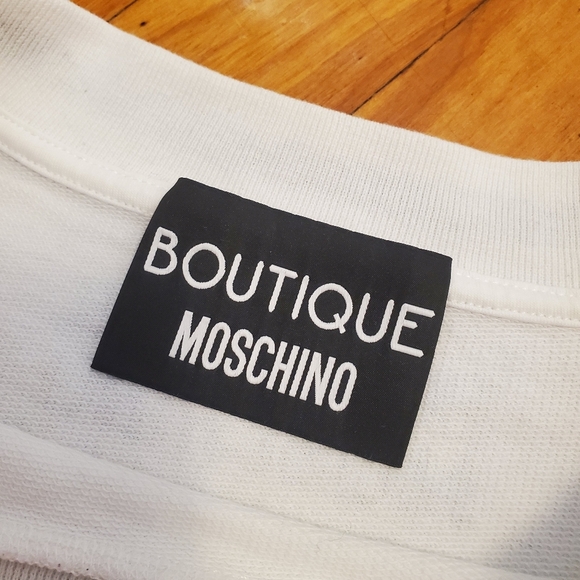 Boutique Moschino white & black 3/4 sleeves top. Bow print. Crop. Size 8. - Picture 4 of 11